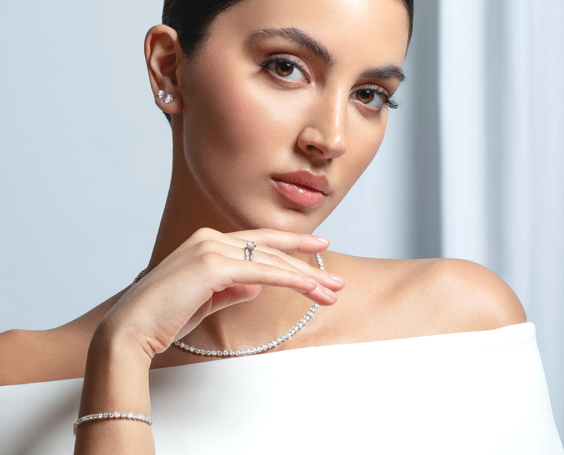 Schmuck für jeden Anlass: Halsschmuck, Armschmuck, Ohrschmuck