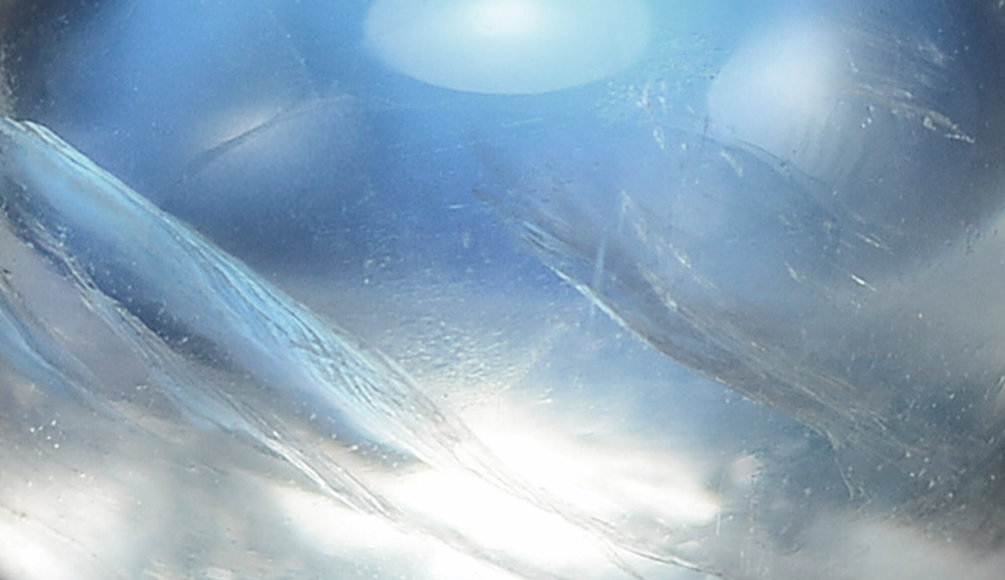 Detail eines polierten Mondsteins