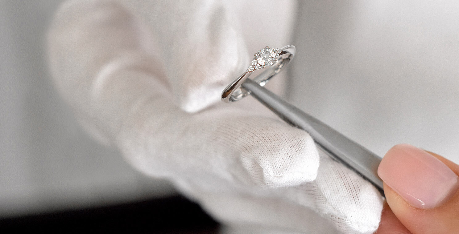 Verlobungsring kaufen: online oder vor Ort