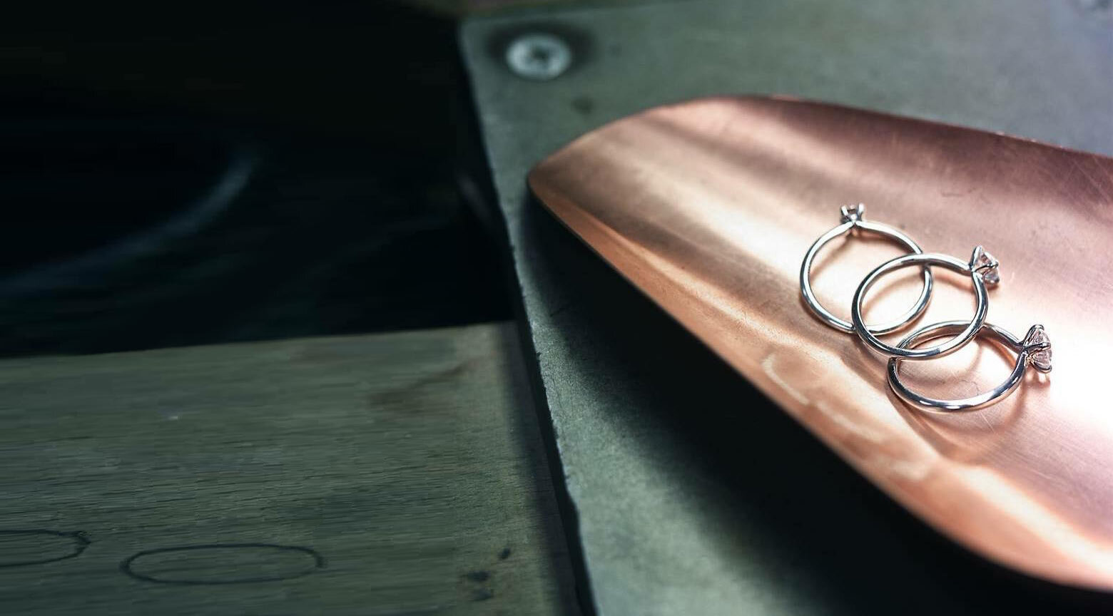 JUWELIER.de fertigt in eigener Manufaktur in der Goldstadt Pforzheim