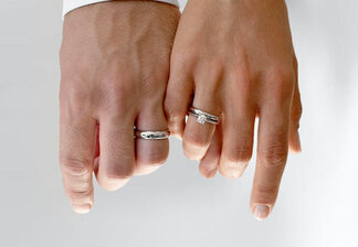 Individuelle Eheringe konfigurieren Individuelle Eheringe konfigurieren