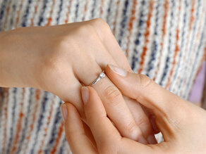 Solitärring Melody in 9K Weißgold mit Diamant 0,25ct