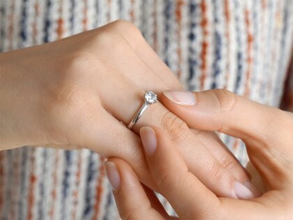 Solitärring Melody in 9K Weißgold mit Labordiamant 1,00ct
