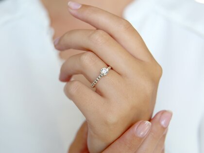 Ring Classic Beads in 9K Weißgold mit Labordiamant 0,50ct