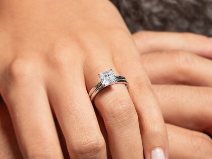 Diamantring Asscher Cut in 9K Weißgold mit Diamant 0,75ct