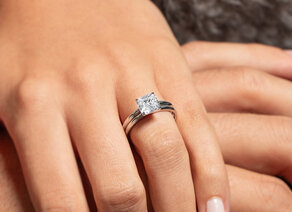 Diamantring Asscher Cut in 9K Weißgold mit Diamant 0,75ct