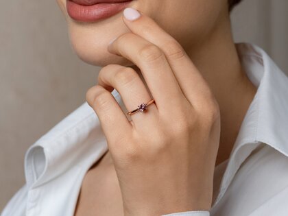 Geburtsstein-Ring Classic 4 Januar in 9K Gelbgold mit Granat 0,10ct