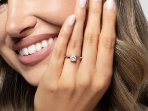 Solitärring Classic 4 in 9K Weißgold mit Diamant 1,00ct