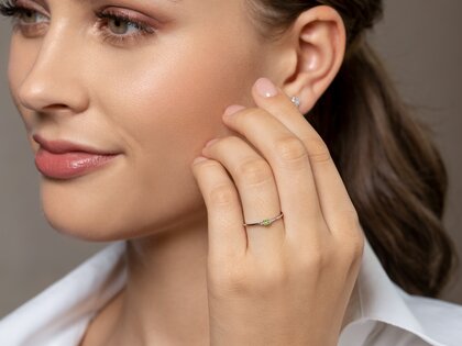 Geburtsstein-Ring Vivid Petite August in 9K Gelbgold mit Peridot 0,10ct und Diamanten 0,02ct