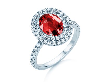 Farbsteinring Double Halo in 9K Weißgold mit Rubin 0,60ct und Diamanten 0,35ct