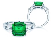 Farbsteinring Emerald Elegance in 9K Weißgold mit Smaragd 1,80ct und Diamanten 0,40ct