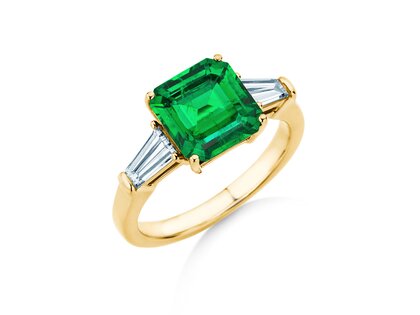 Farbsteinring Emerald Elegance in 9K Gelbgold mit Smaragd 1,80ct und Diamanten 0,40ct