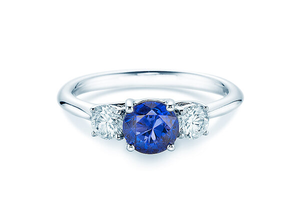 Farbsteinring Shining Big in 14K Weißgold mit Saphir 0,60ct und Diamanten 0,14ct