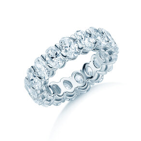 Eternityring Oval Cut Infinity in Weißgold