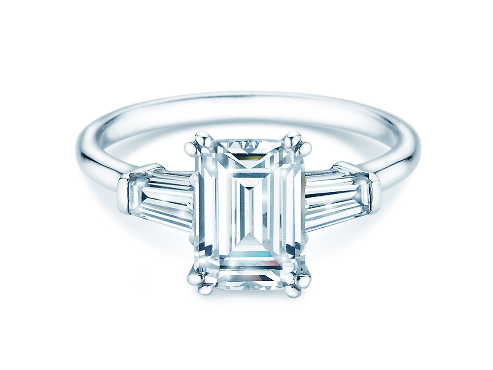 Ring Emerald Tapered Baguette in 9K Weißgold mit Labordiamanten 3,20ct E/VS