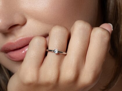 Diamantring Oval Clean in 14K Weißgold mit Diamant 0,08ct G/SI