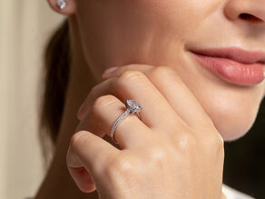 Diamantring Oval Hidden Halo Pavé