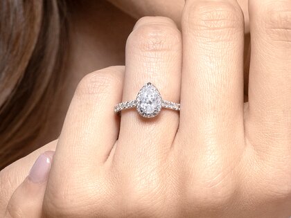 Verlobungsring Pear Halo Pavé