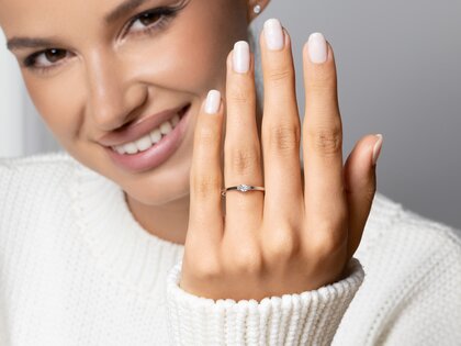 Ring Vivid Petite Diamond in Gelbgold