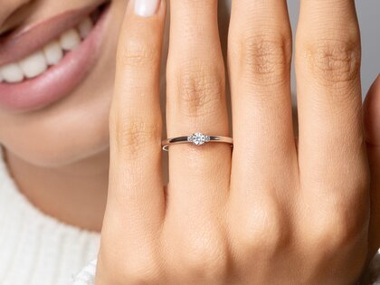 Ring Vivid Petite Diamond in Gelbgold