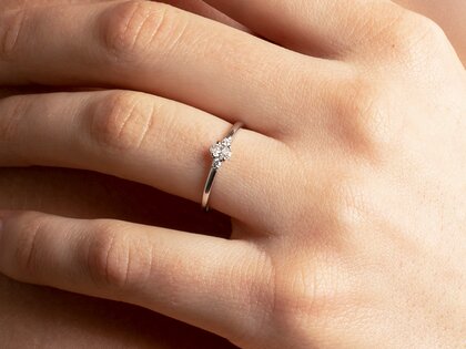 Diamantring Vivid Petite Oval Cut in Platin