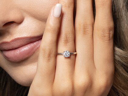 Solitärring Classic 4 in 9K Weißgold mit Diamant 0,50ct