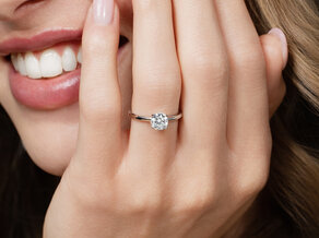 Solitärring Classic 4 in 9K Weißgold mit Diamant 1,00ct