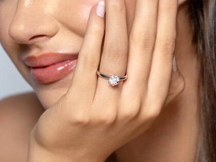 Solitärring Classic 6 in 9K Weißgold mit Diamant 1,00ct