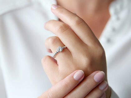 Solitärring Classic Beads in 9K Weißgold mit Diamant 0,75ct