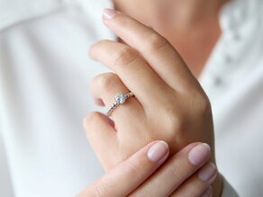 Solitärring Classic Beads in 9K Weißgold mit Diamant 0,75ct