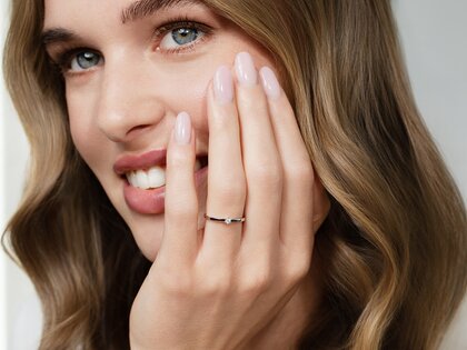 Solitärring Classic Petite in 14K Gelbgold mit Diamant 0,05ct G/SI