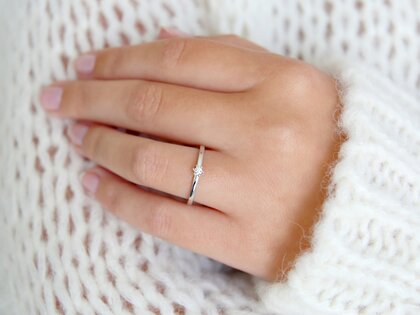 Solitärring Classic Petite in 14K Weißgold mit Diamant 0,07ct G/SI