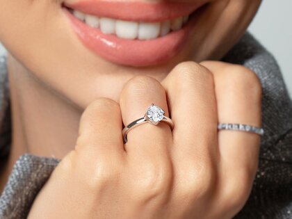 Solitärring Compass in 9K Roségold mit Diamant 0,50ct