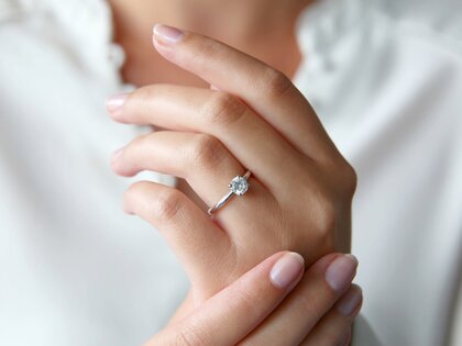 Solitärring Delight in 9K Weißgold mit Diamant 0,75ct