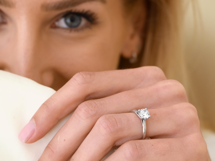 Solitärring Delight in 9K Weißgold mit Diamant 1,00ct