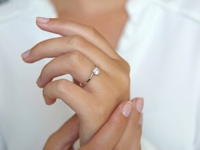 Solitärring Devotion in 9K Weißgold mit Diamant 0,50ct
