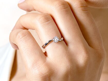 Solitärring Devour in 9K Weißgold mit Diamant 0,50ct