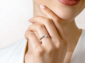 Solitärring Devour in 9K Weißgold mit Diamant 0,50ct