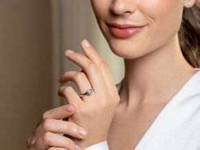 Solitärring Eternal in 9K Weißgold mit Diamant 1,00ct