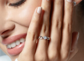 Solitärring Evoke in 9K Weißgold mit Diamant 0,25ct