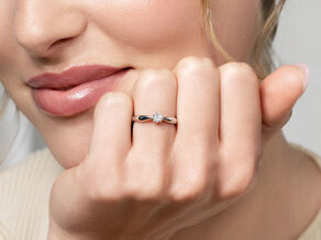 Solitärring Joy in 9K Weißgold mit Diamant 0,25ct