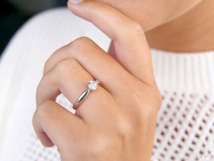Solitärring Joy in 9K Weißgold mit Diamant 0,50ct