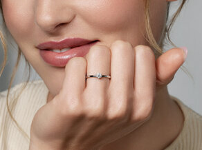 Solitärring Melody in 9K Weißgold mit Diamant 0,25ct