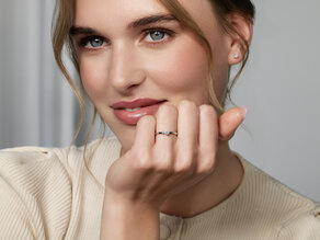 Solitärring Melody in 9K Weißgold mit Diamant 0,25ct