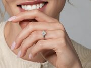Solitärring Melody in 9K Weißgold mit Diamant 1,00ct