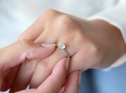 Solitärring Melody in 9K Weißgold mit Diamant 0,75ct