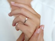 Solitärring Modern in 9K Weißgold mit Diamant 0,50ct