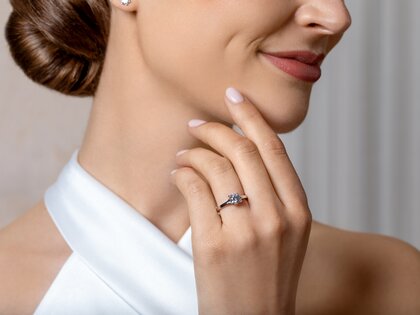 Solitärring Modern in 9K Weißgold mit Diamant 0,75ct