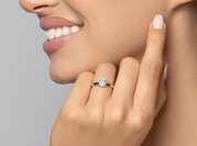 Solitärring Pure in 9K Roségold mit Diamant 0,75ct
