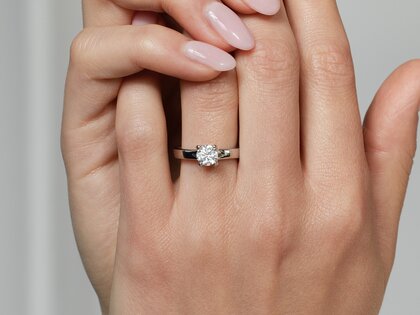 Solitärring Romance in 9K Weißgold mit Diamant 0,75ct